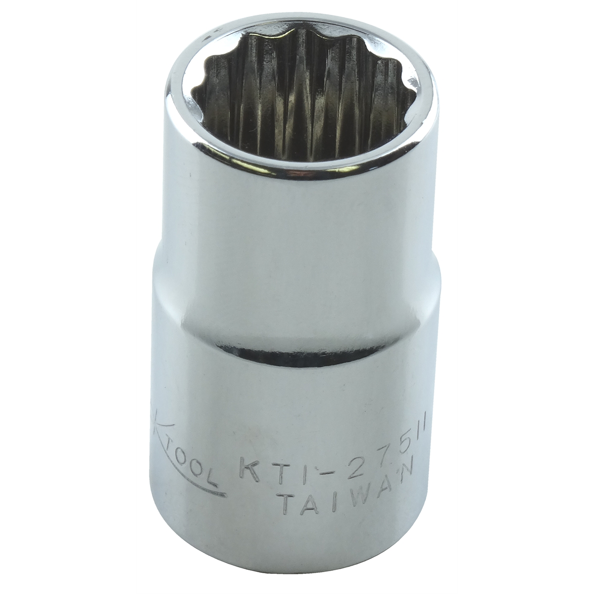 SOC 11MM 3/8D 12PT SHORT