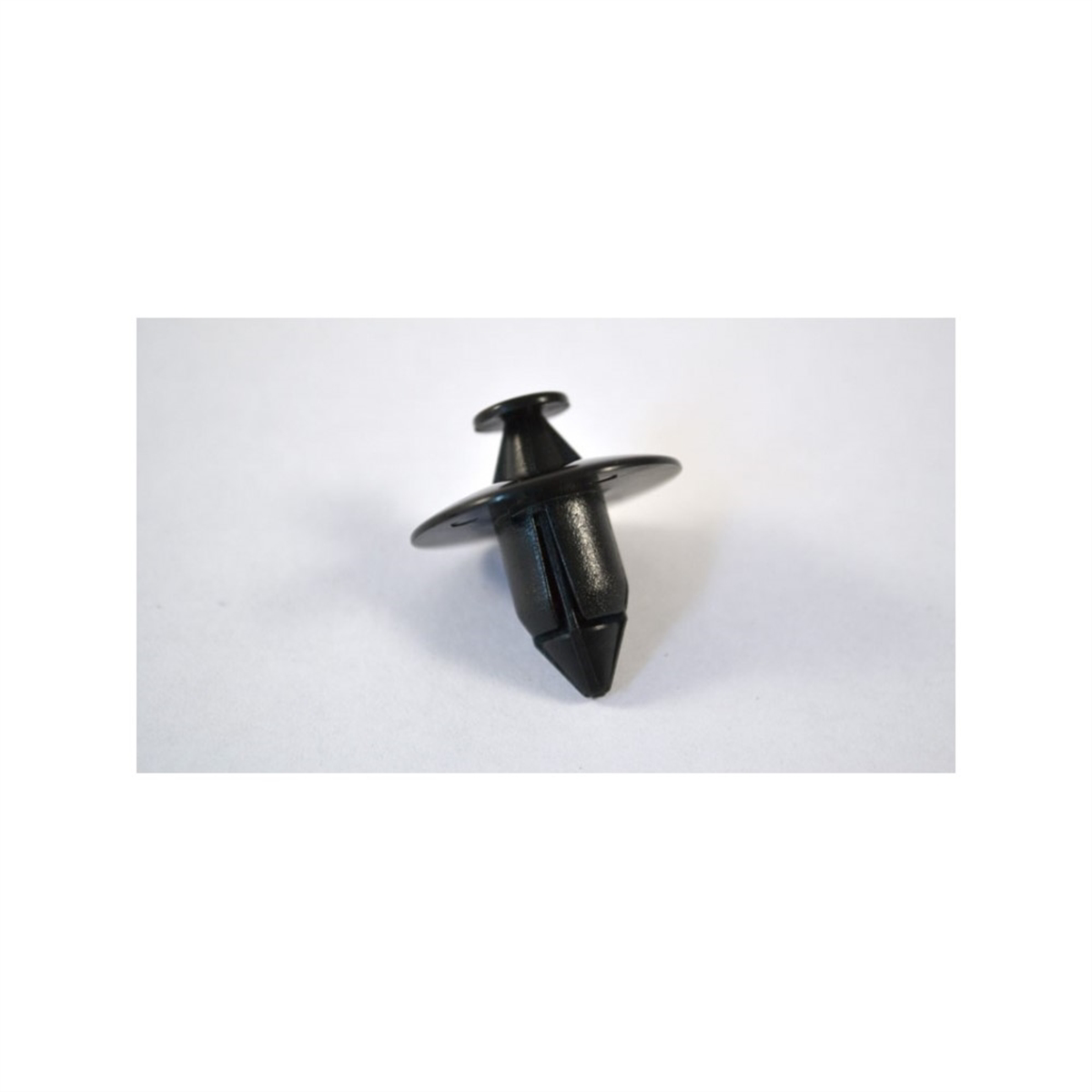 Black Nylon Push-Type Retainer 8mm (Bag 100)