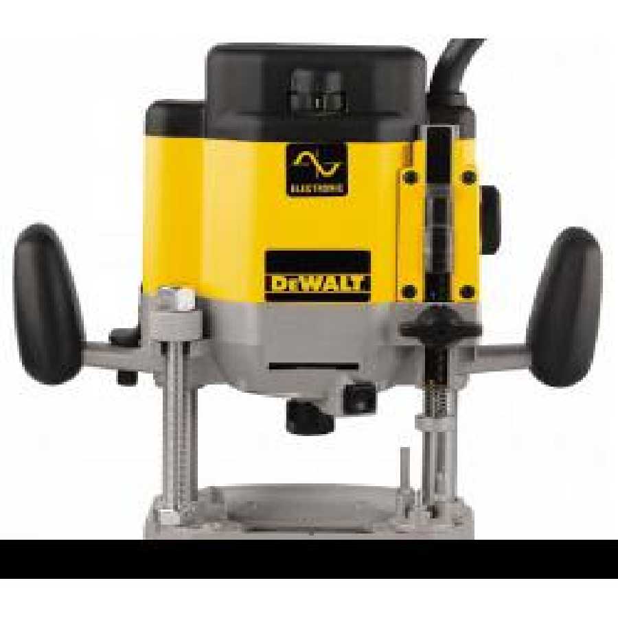 DeWALT DW625 3 HP EVS Plunge Router